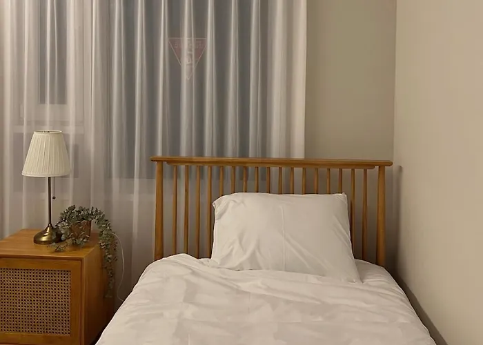 303 Newly Opened Yeonnam 5 Minutes, From Hongdae, Airport Bus Yeonhui, Private 4 Person Wooden White And Cozy