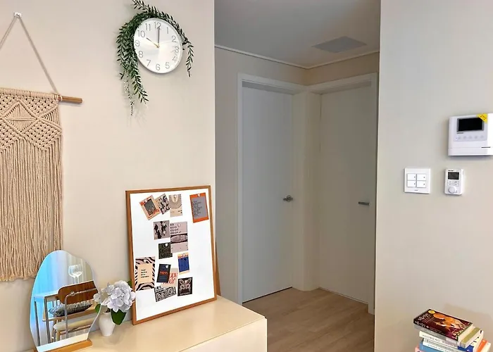 アパート 303 Newly Opened Yeonnam 5 Minutes, From Hongdae, Airport Bus Yeonhui, Private 4 Person Wooden White And Cozy