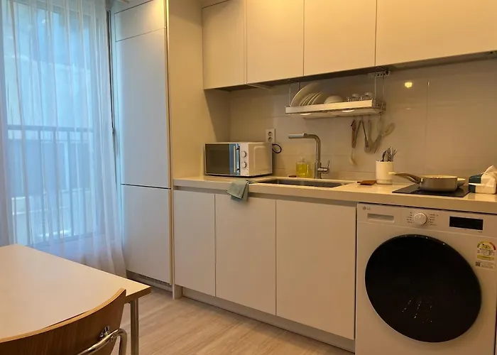 アパート 303 Newly Opened Yeonnam 5 Minutes, From Hongdae, Airport Bus Yeonhui, Private 4 Person Wooden White And Cozy