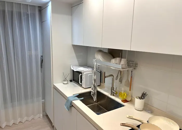 303 Newly Opened Yeonnam 5 Minutes, From Hongdae, Airport Bus Yeonhui, Private 4 Person Wooden White And Cozy ソウル特別市
